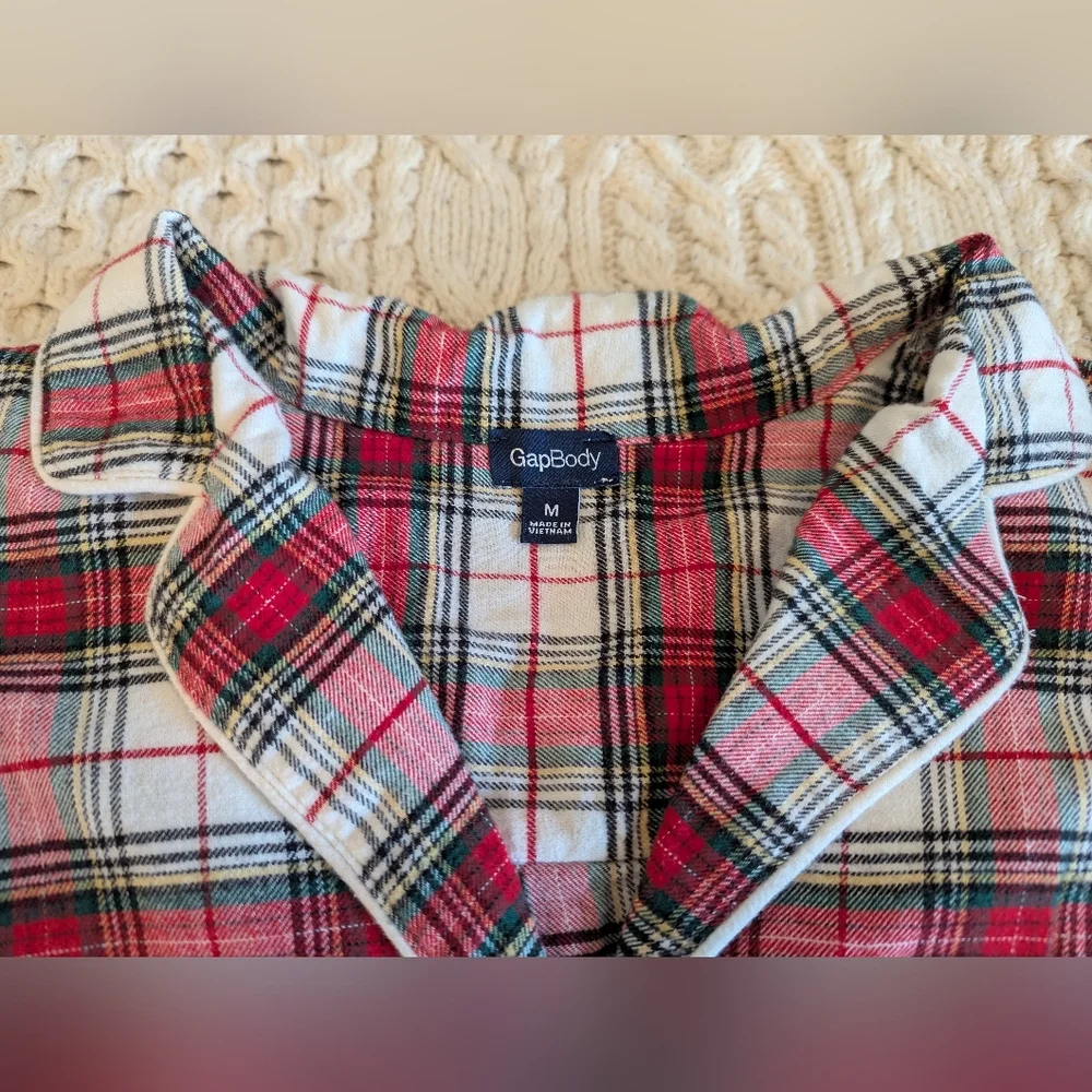 🌲GAP🌲 WOMEN'S WHITE RED TARTAN PLAID FLANNEL RELAXED PJ SET MEDIUM WORN ONCE! - Picture 2 of 12